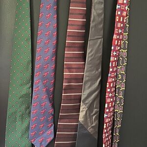 Tommy Hilfiger Elegant Men's Tie Collection - Multicolor
